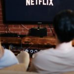 Justiça de Minas valida cobrança da Netflix por compartilhamento de senhas fora da residência